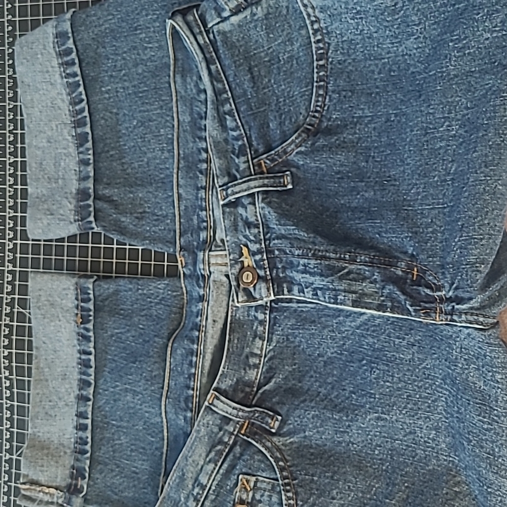 14W Riders Cuffed Capri Jeans